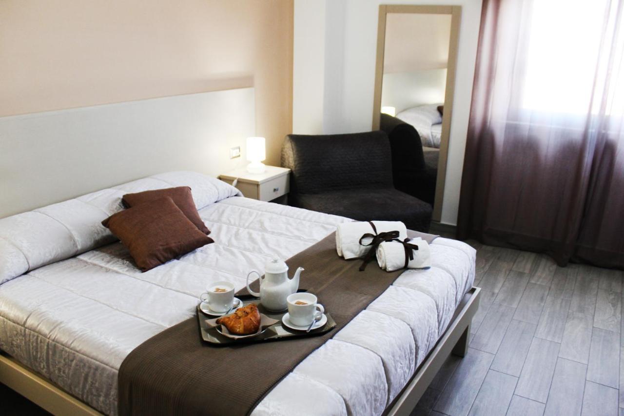 Hotel Cesirja Casavatore Екстер'єр фото
